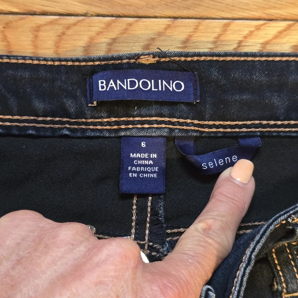 Bandolino Selene crop denim, EUC, size 6